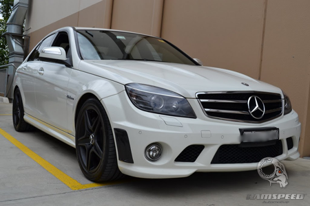 Mercedes-C63-AMG-whit-front-view
